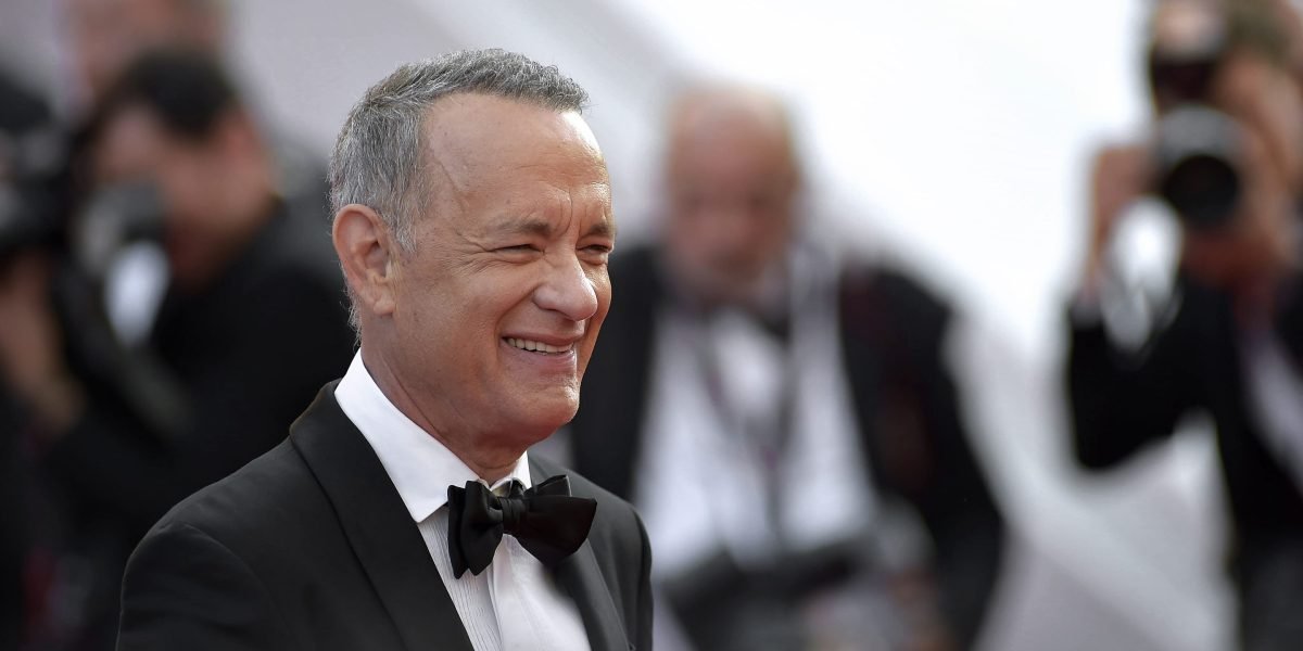 Tom Hanks' urges Harvard grads to resist indifference while slamming public servants who lie: 'The truth is sacred'