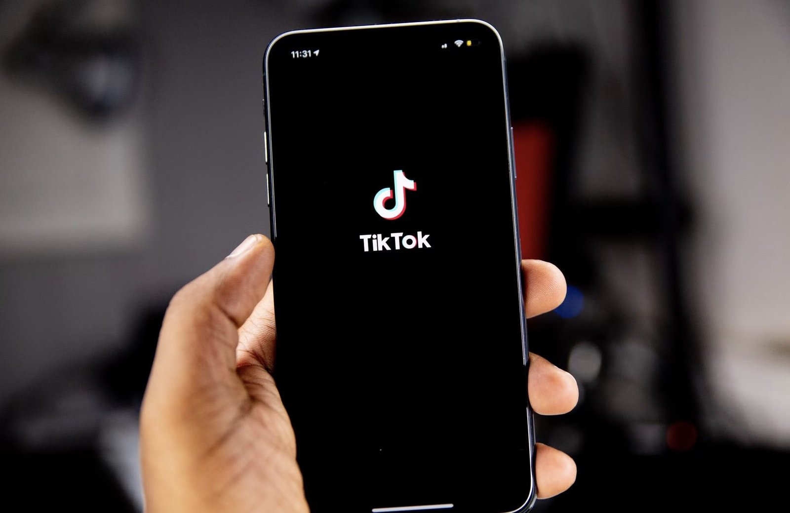 New Documentary Highlights TikTok's Influencing Youth via Unsolicited Violent, Depressing and Suicidal Content | The Gateway Pundit | by Brian Lupo