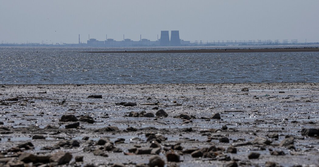 With water scarce, engineers shut down the last reactor still producing power at the Zaporizhzhia nuclear plant.