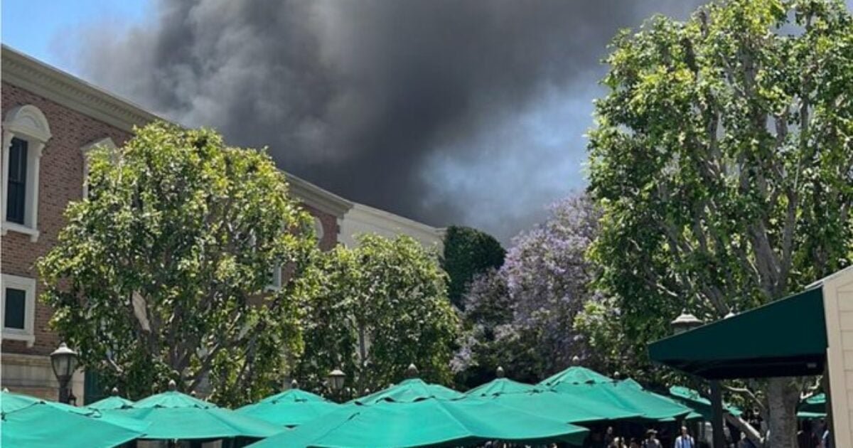 Massive Fire Breaks Out at Warner Bros Studio Lot in Los Angeles (VIDEO) | The Gateway Pundit | by Cristina Laila | 42